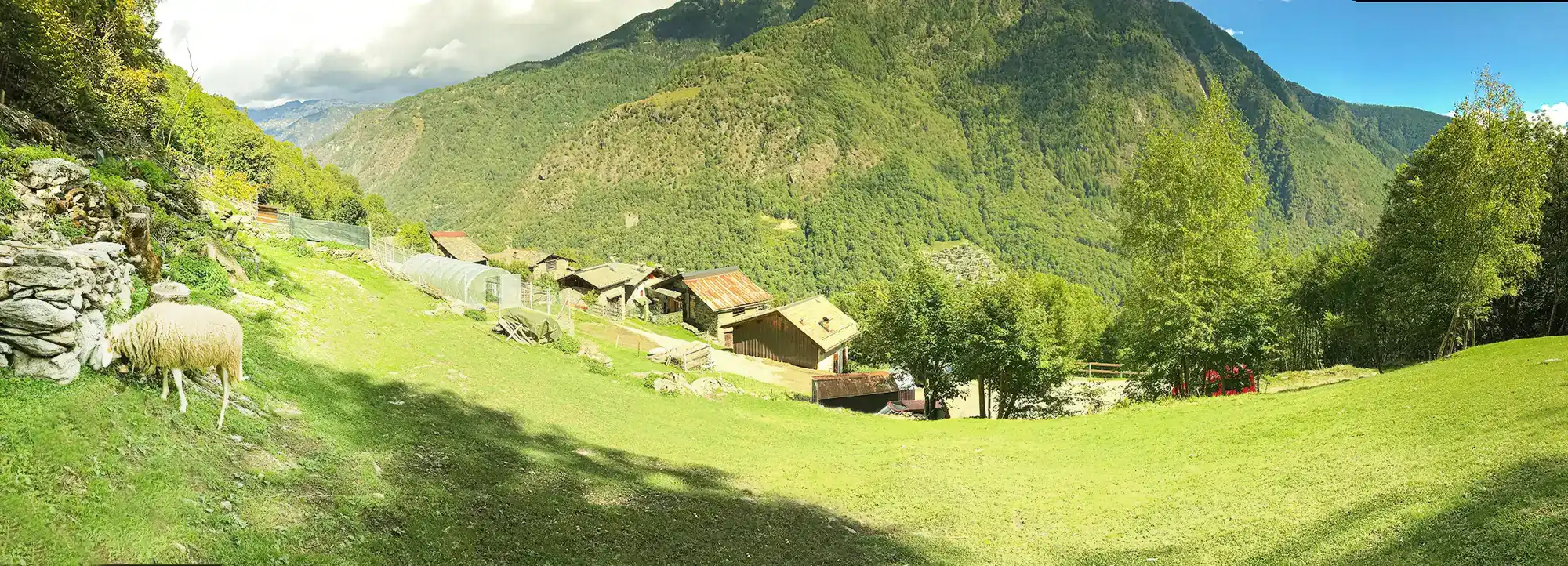 vista panoramica agriturismo Mondolegro in Valmalenco